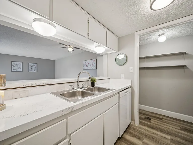 Cedar Park Apartments — Photo 55