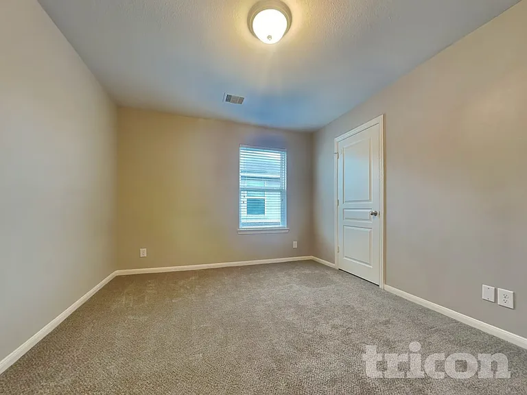 7707 Foxwaithe Ln — Photo 12