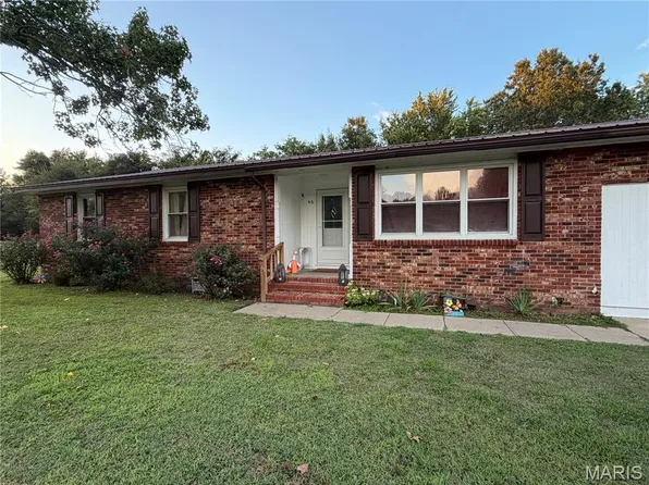 46 Dement Rd, Sikeston, MO 63801
