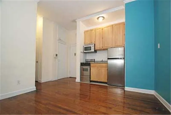 Rented by Buchbinder & Warren | media 26