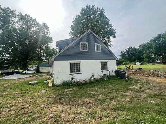 4th image of 1384 Moler Rd