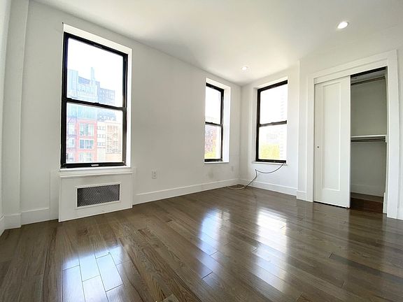 3rd image of 80 Delancey St #Q2