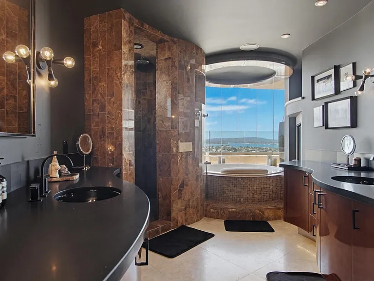 1535 Loring St — Photo 8
