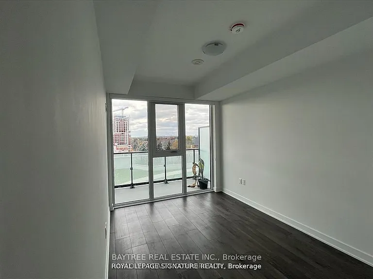 95 Oneida Cres #409 — Photo 3