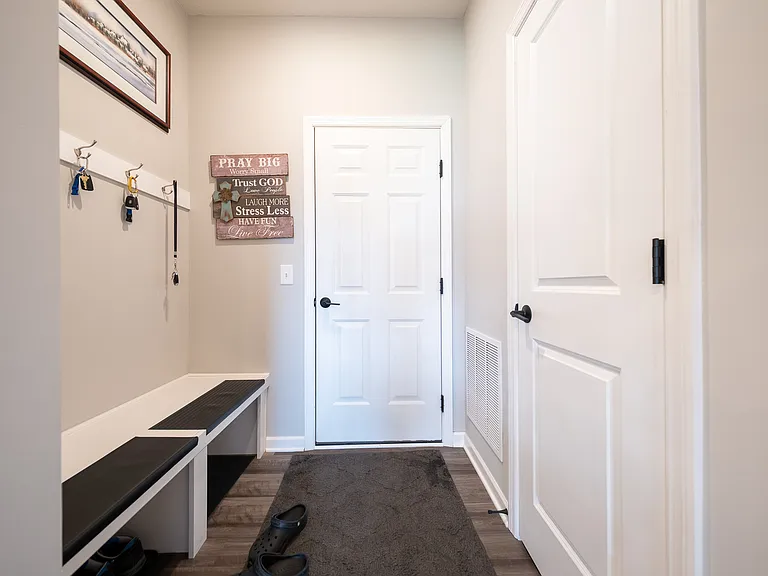 17904 Giants Way — Photo 10
