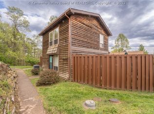 301 Powder Horn Rd, Charleston, WV 25314