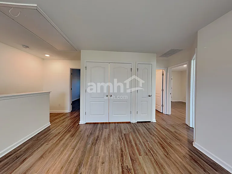 2054 Southlea Dr — Photo 10