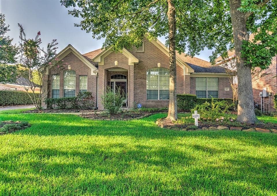 1st image of 6927 Wild Violet Dr