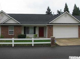 893 Wassom St APT B, Lebanon, OR 97355