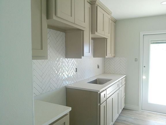 4th image of 3022 Bimini Dr