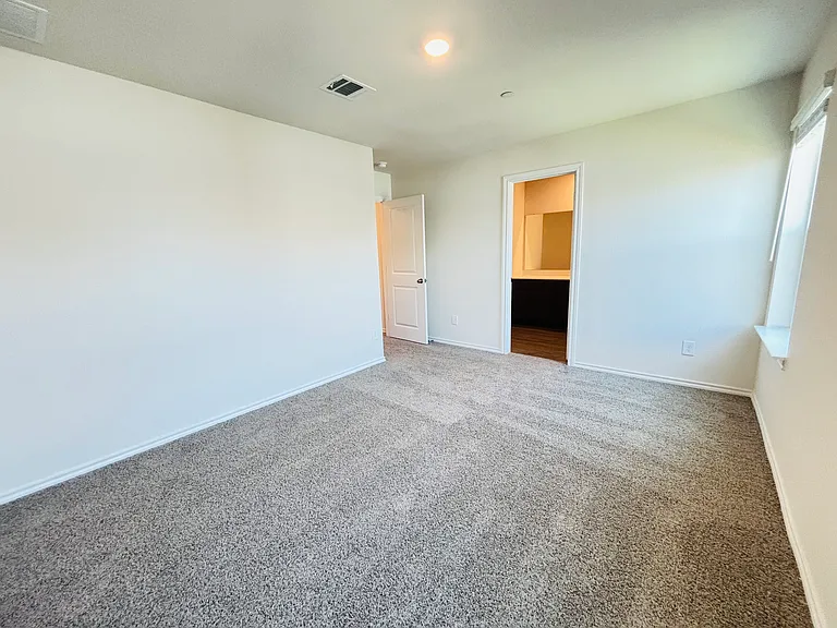 120 Redwood Rd — Photo 9