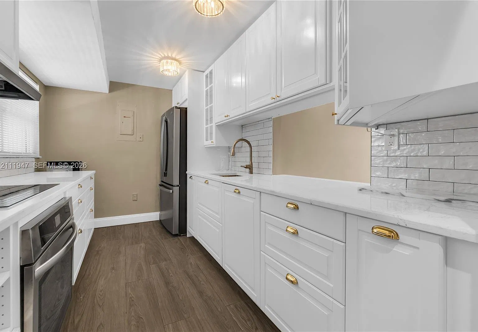 Parkview Plaza Condo — Photo 1