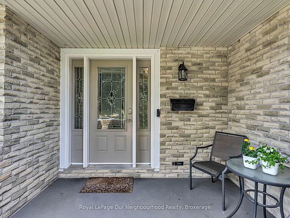 5th image of 67 Bartlett Cres