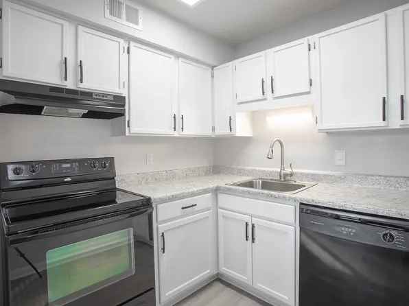 Autumn Lakes Apartments