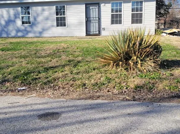 511 Saint Leo Dr, Cahokia, IL 62206