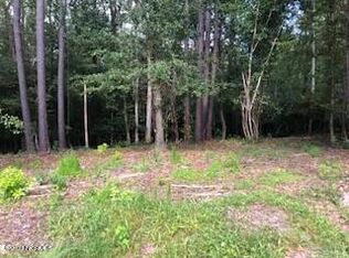 64 Hughes Rd, Hampstead, NC 28443