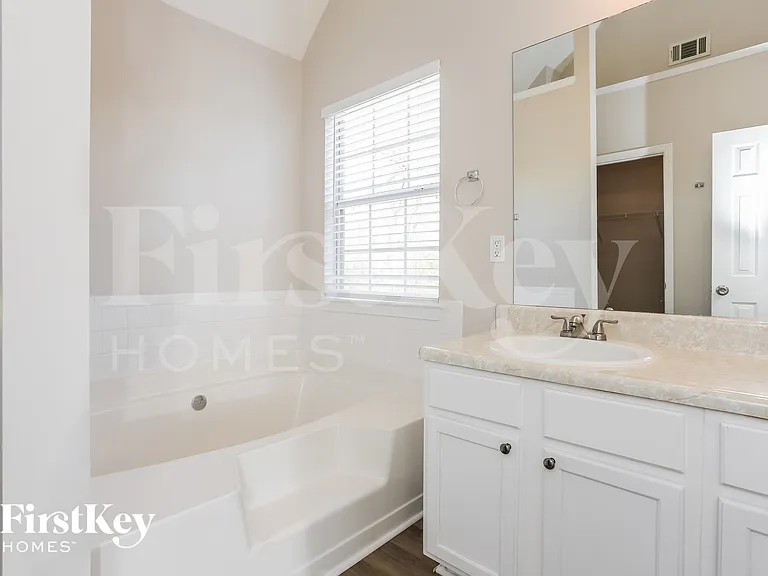 1688 Rice Sq — Photo 14