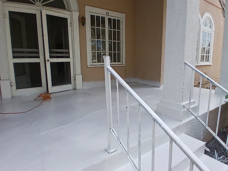 428 E Johnson Ave — Photo 3
