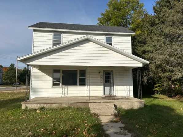 703 Farnsworth St, Big Rapids, MI 49307