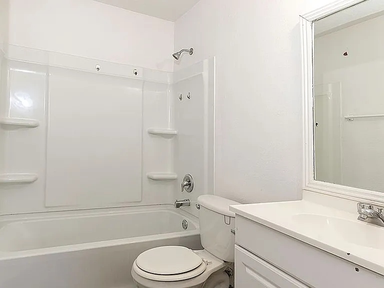 Tortugas Apartments — Photo 11