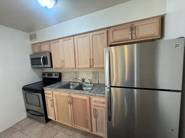 (undisclosed Address), Chicago, IL 60659