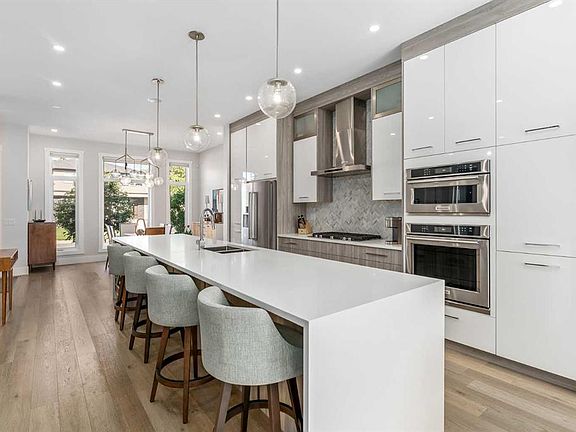 5th image of 2432 W 32nd St SW