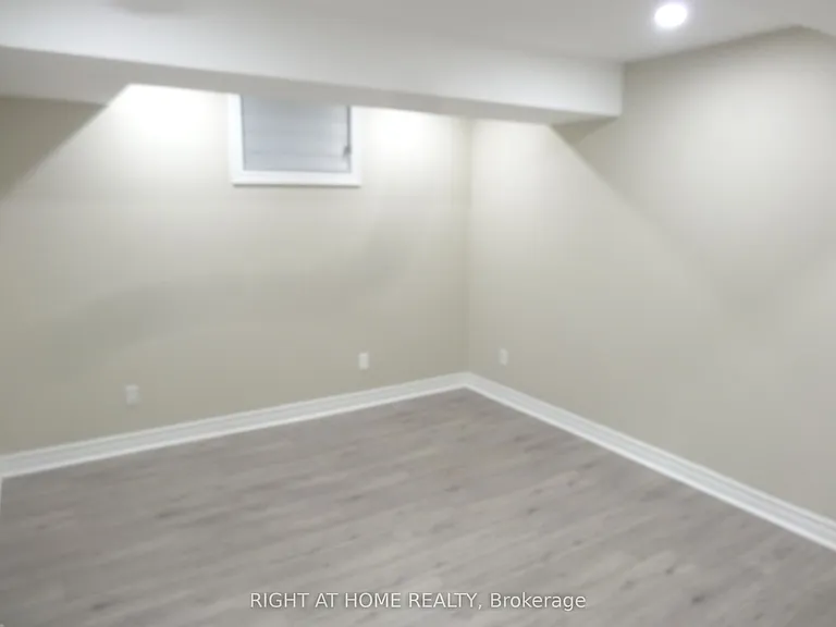 39 Devondale St #LOWER LEVEL — Photo 15