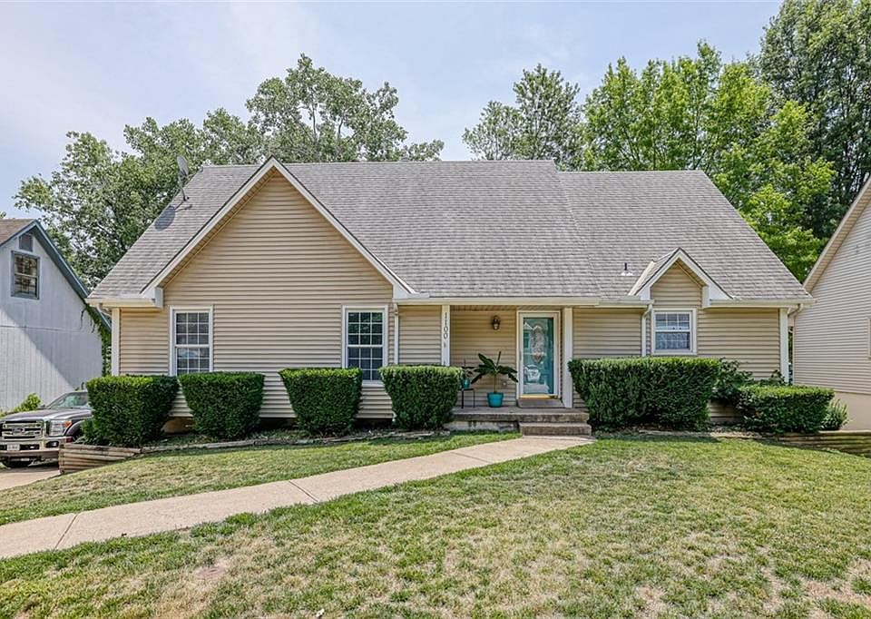 1100 SE Kings Cross Rd, Blue Springs, MO 64014 | MLS #2441667 | Zillow