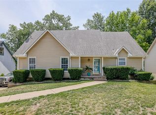 1100 SE Kingscross Rd, Blue Springs, MO 64014