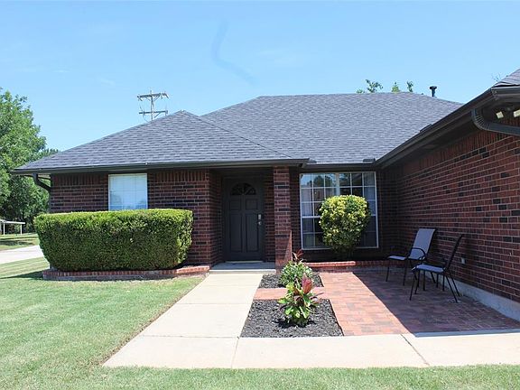 3rd image of 14813 Twelve Oaks Dr