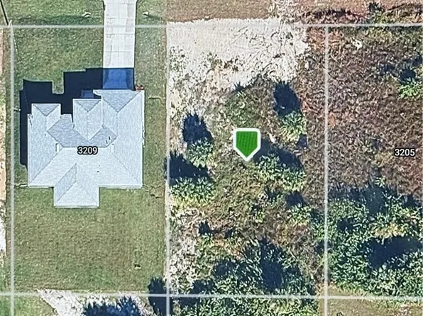 3207 34th St SW, Lehigh Acres, FL 33976