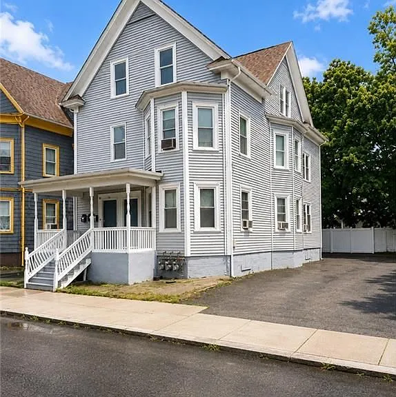 40 Norwich Ave #3 — Photo 1