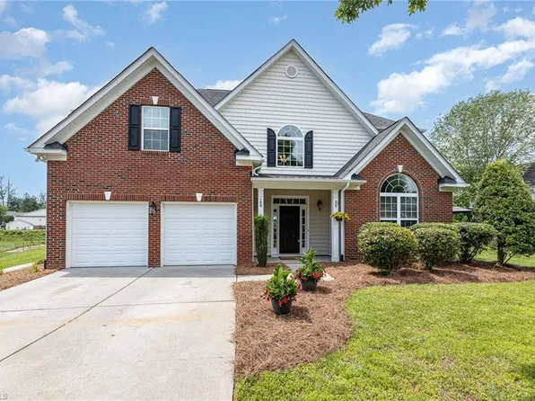 108 Lakepoint Dr, Bermuda Run, NC 27006