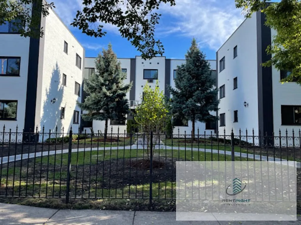 1 bed, 1.0 bath, 1100 sqft, $1,825 — Photo 1