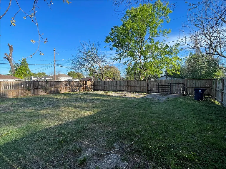 802 Fair St — Photo 4