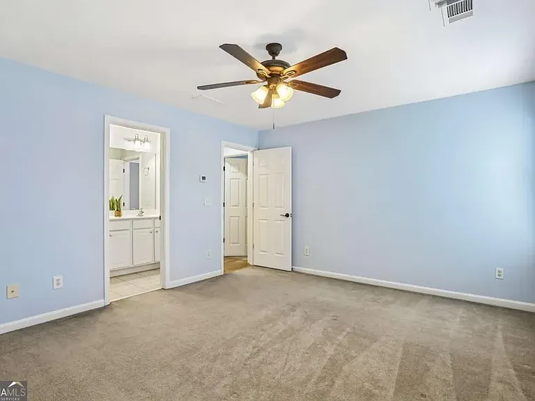 810 Freedom Way — Photo 33