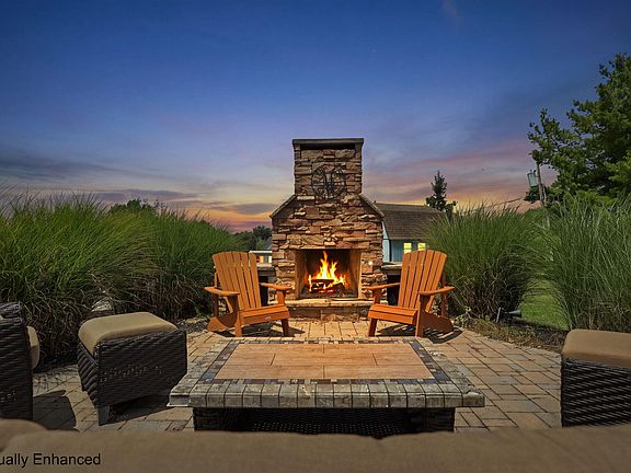 3rd image of 203 Paddock Dr