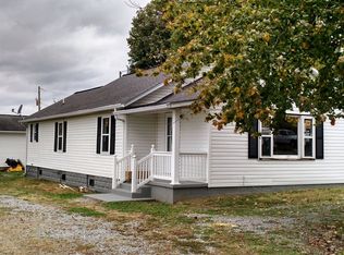 705 W Market St, Mc Leansboro, IL 62859