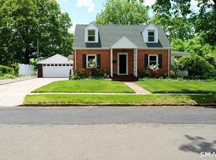 122 Oberlin Rd, Hamden, CT 06514