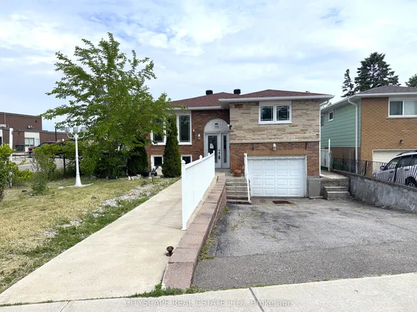 3720 Brandon Gate Dr, Mississauga, ON L4T 3M8