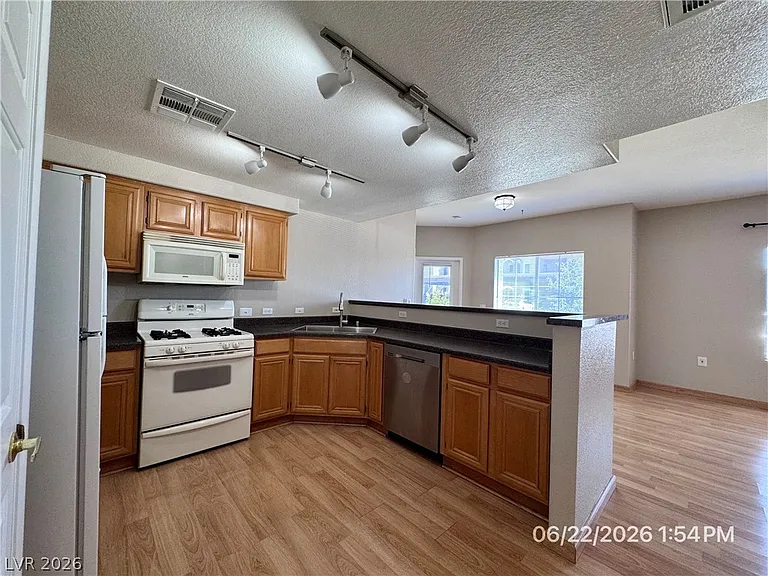 10245 S Maryland Pkwy #132 — Photo 8