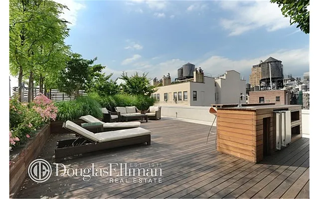 Sold by Douglas Elliman | media 21