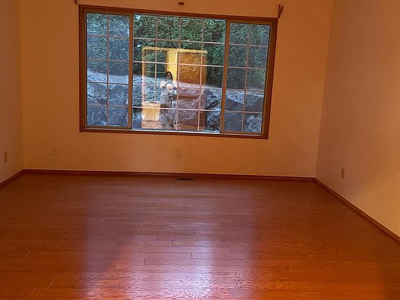 5th image of 4270 245th Ave SE
