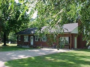 2257 Woodlawn Rd, Woodlawn, TN 37191