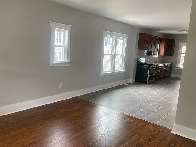 2 bed, $1,095 — Photo 3