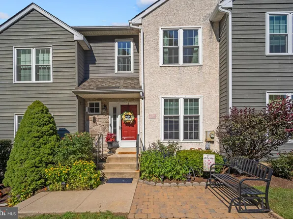 216 Moria Pl, Aston, PA 19014