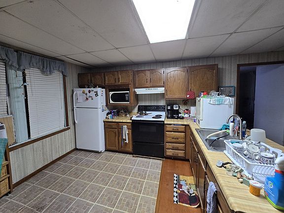 2nd image of 1010 Pine St