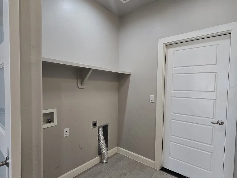 4631 Melrose Rd — Photo 12