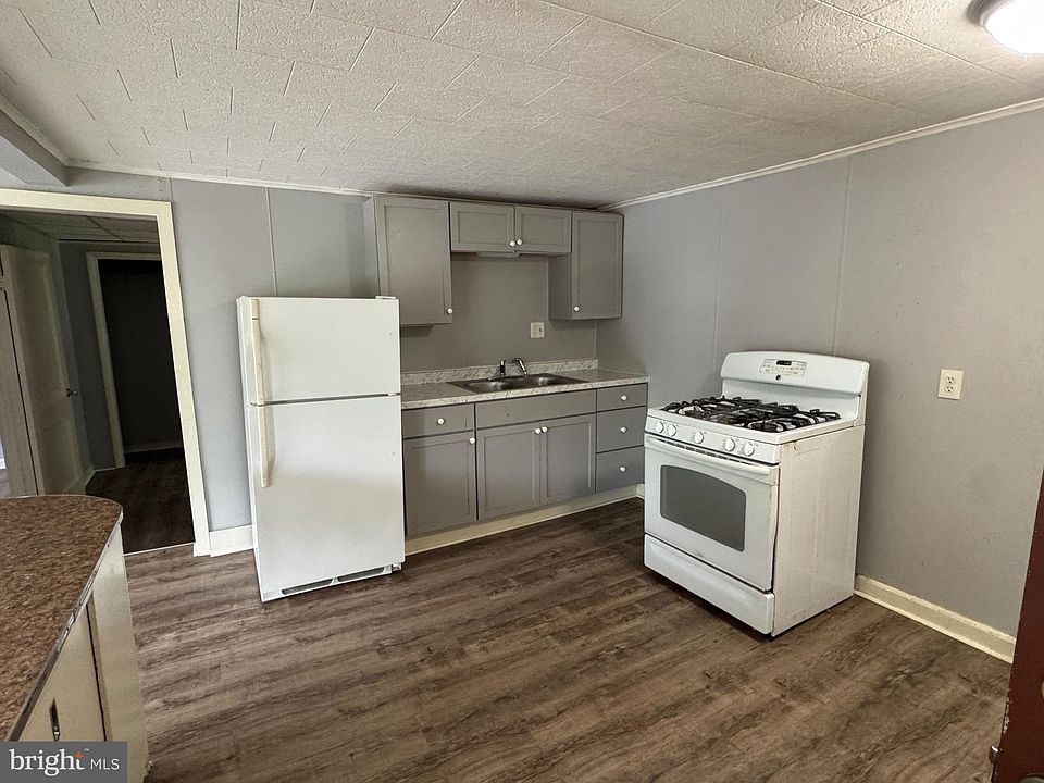 1st image of 862 Iron Ridge Rd APT I