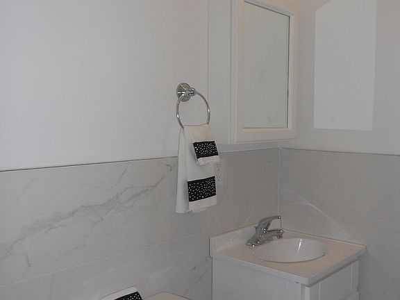 5th image of 412 W 145th St #4R